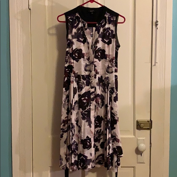 Simply Vera—Button up purple & black floral dress - Picture 3 of 8